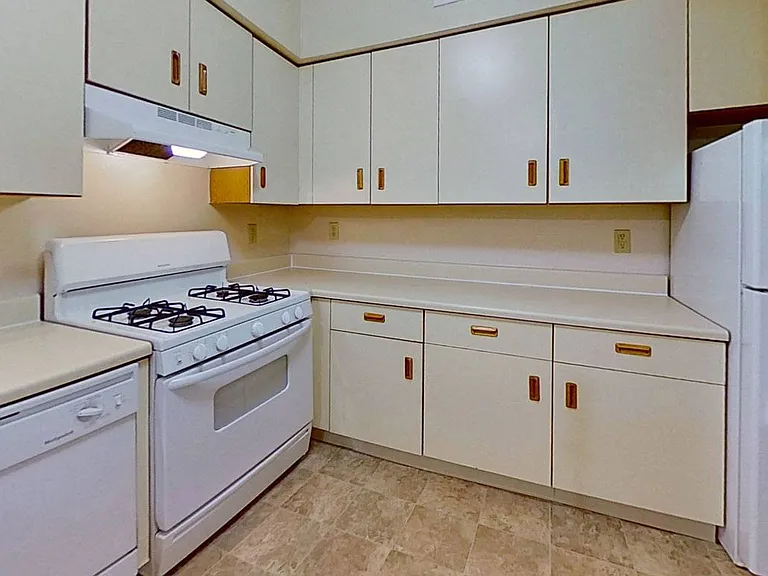 Arbor Lakes Apartments — Photo 3