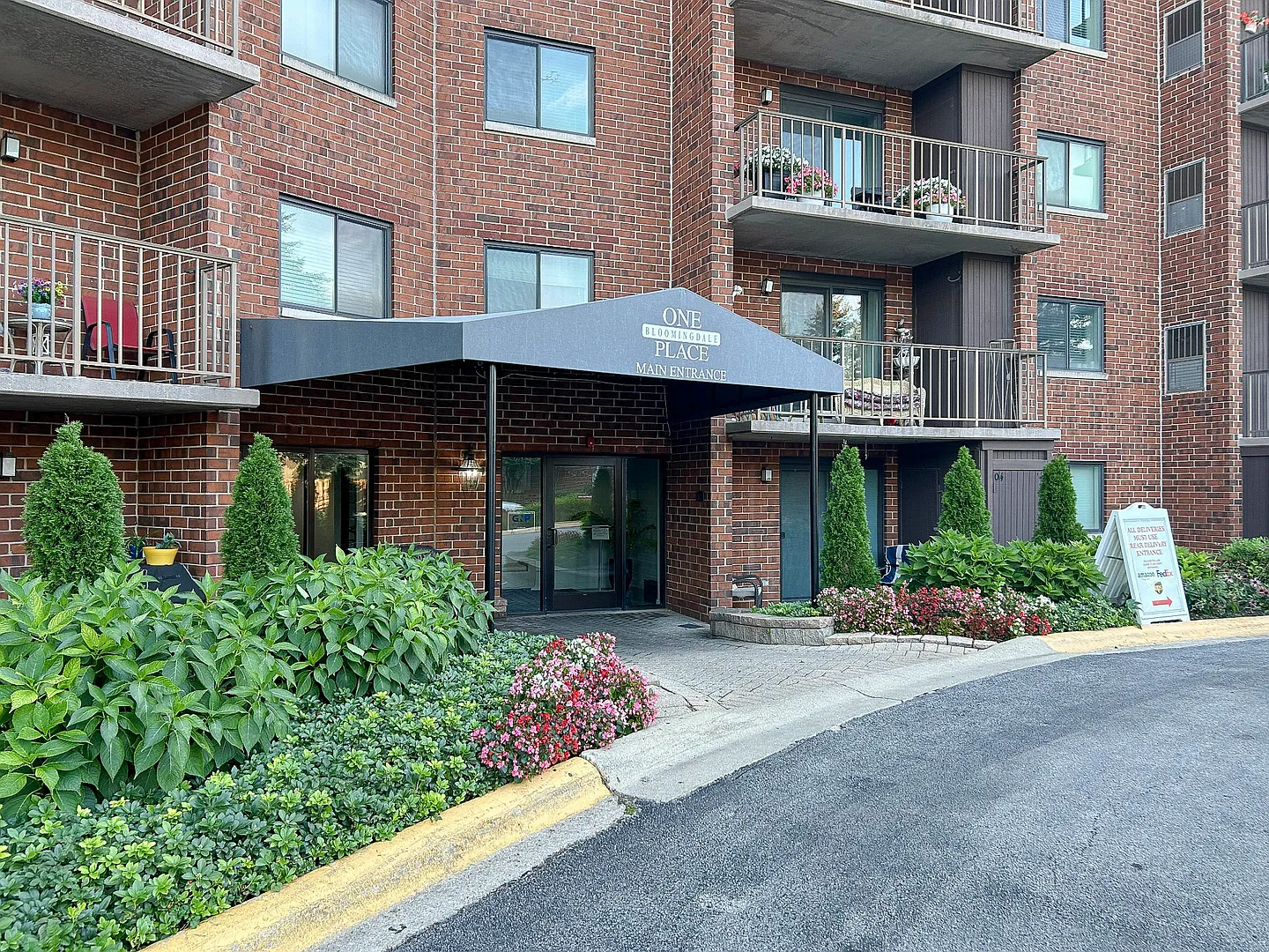 1 bed, 772 sqft, $1,700 — Photo 3