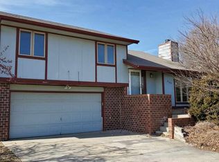 605 Knollwood St, Wakefield, KS 67487