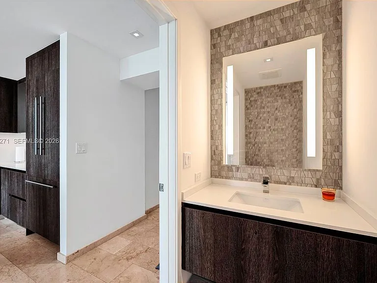 88 SW 7th St #2106 — Photo 8