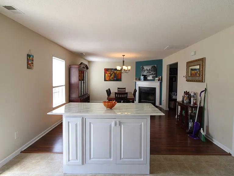 1724 Polaris Dr — Photo 4