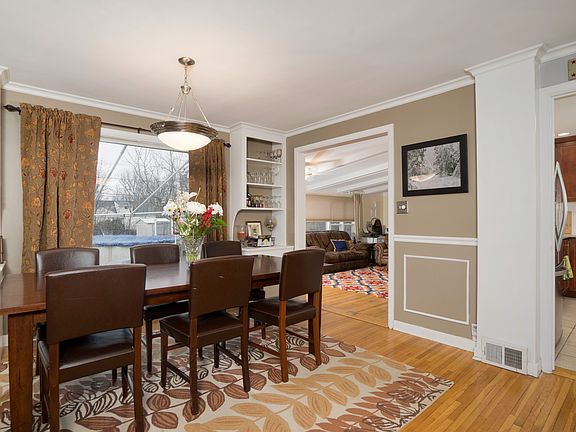 5th image of 171 Roycroft Blvd