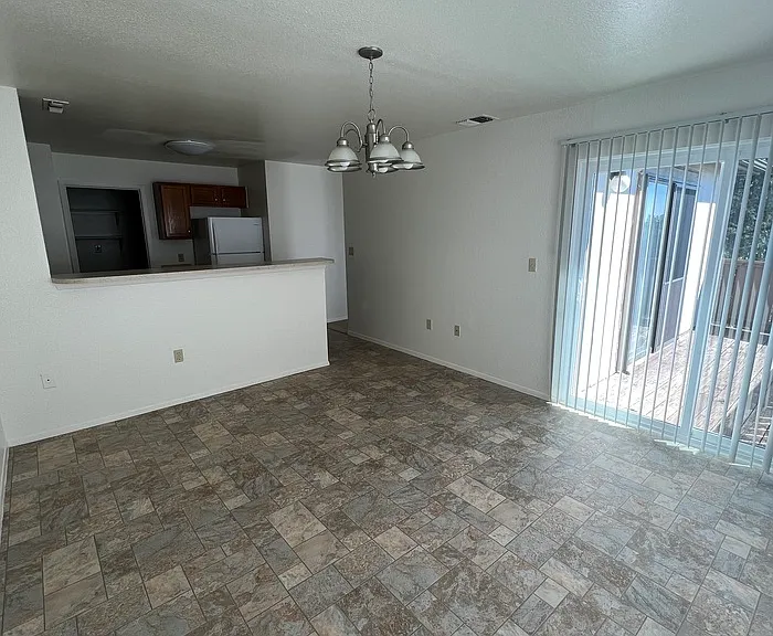 1121 Dakota Dr — Photo 4