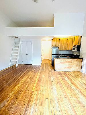 2nd image of 249 W 76th St APT 1B