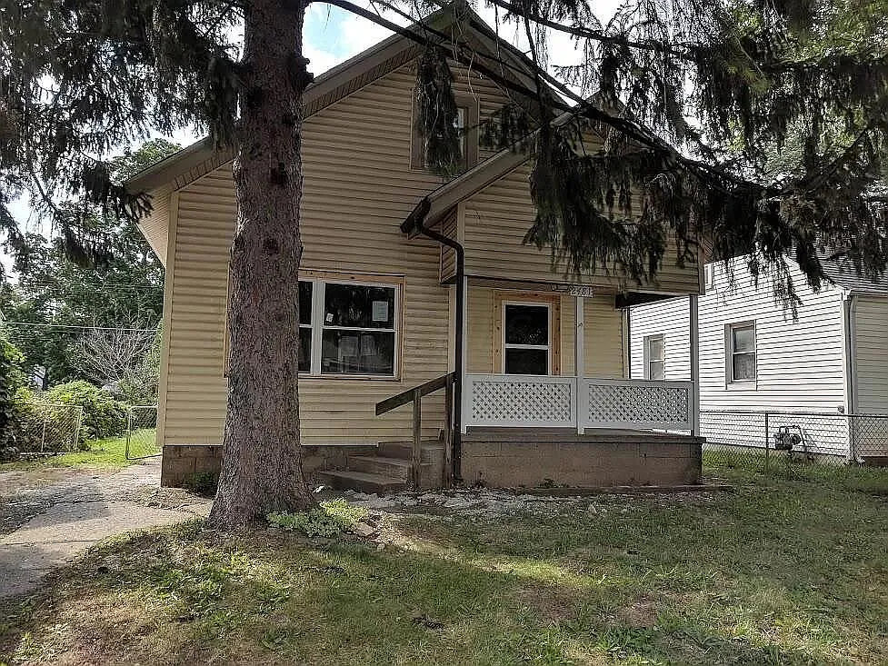 2481 Atwood Ter photo 1