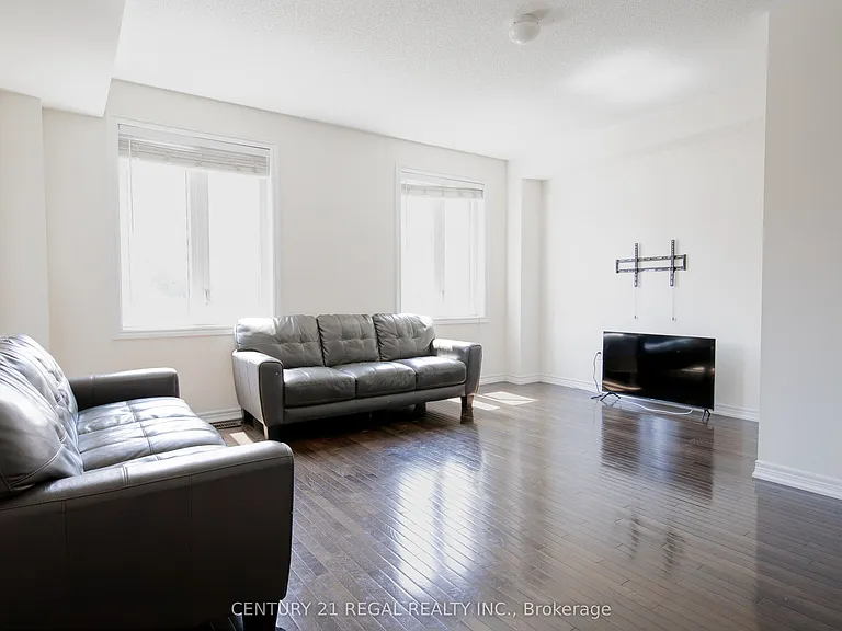43 Tollgate St #UPPER — Photo 9