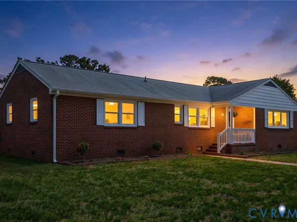 121 Sherwood Dr, Colonial Heights, VA 23834