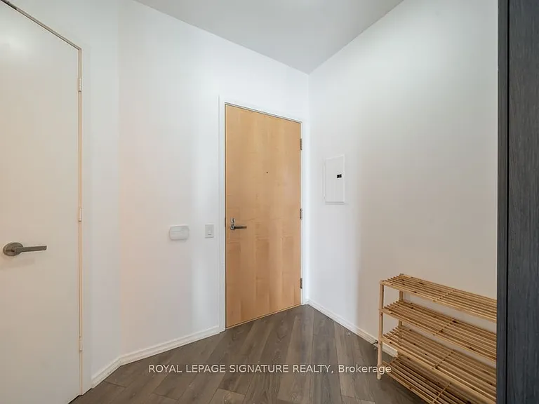 45 Charles St E #1906 — Photo 4