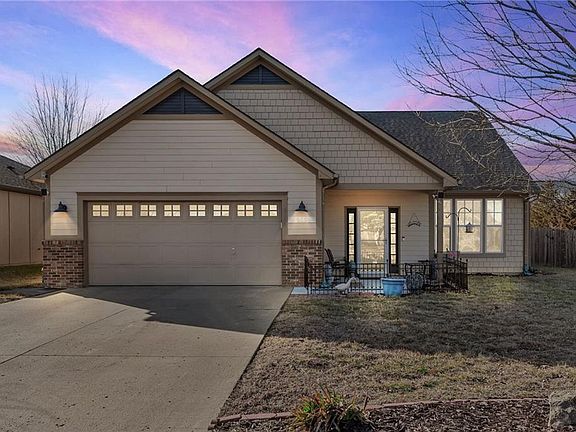 2nd image of 615 N Pennycress Dr