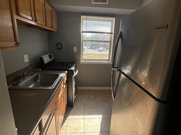 3rd image of 3921 Maine Ave #A-2