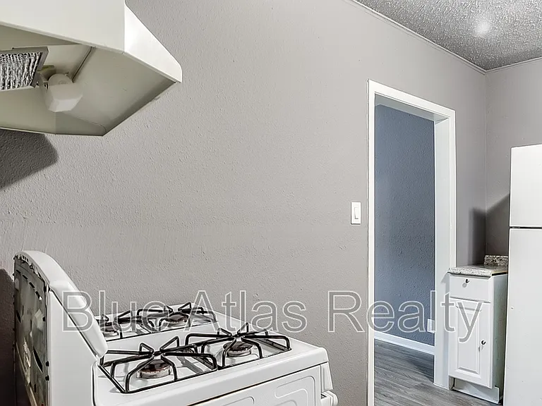 1724 Pear St #2 — Photo 10
