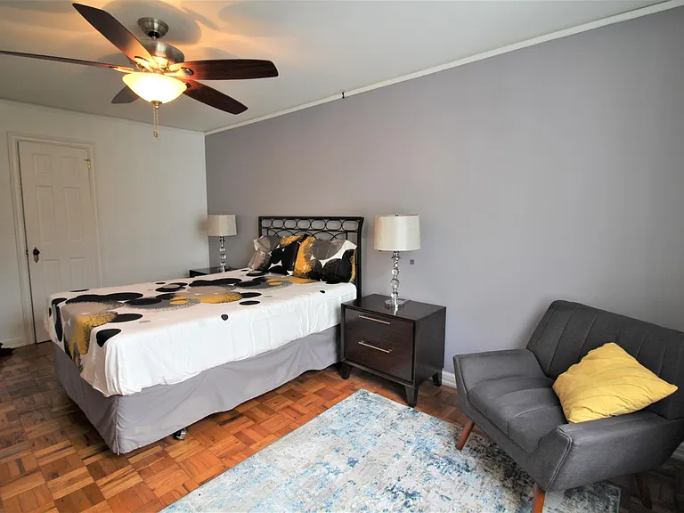 1700 N Elm St #B7 — Photo 15