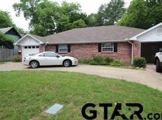 725 N Newsom St, Mineola, TX 75773