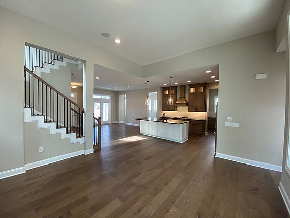 2nd image of 1314 Amberley Way