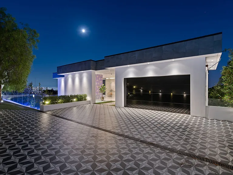 7080 W Mulholland Dr — Photo 5