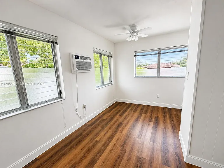 34 Madeira Ave #6 — Photo 4