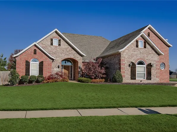 3701 W Legacy Ln, Rogers, AR 72758