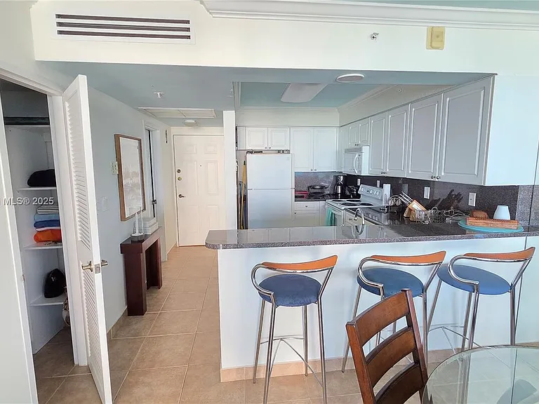 2501 S Ocean Dr #809 — Photo 2