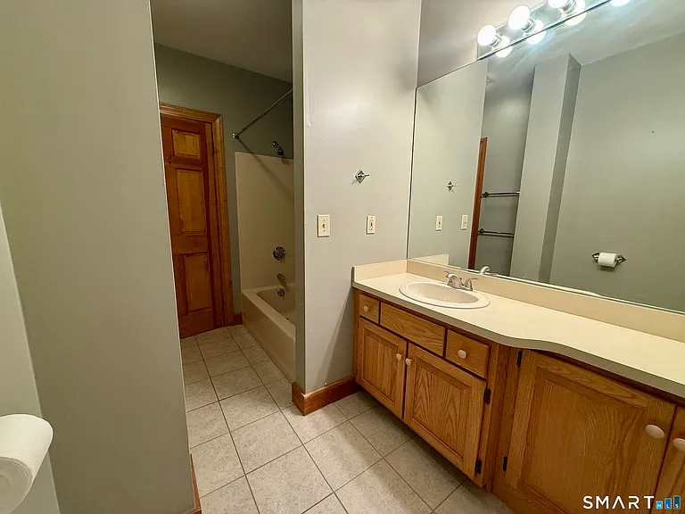 11 Centre St #19 — Photo 13