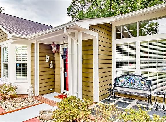 3rd image of 3025 Old House Cres