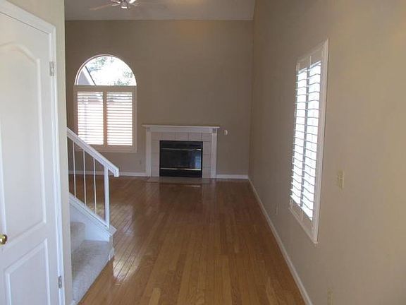 3rd image of 7540 N Millbrook Ave