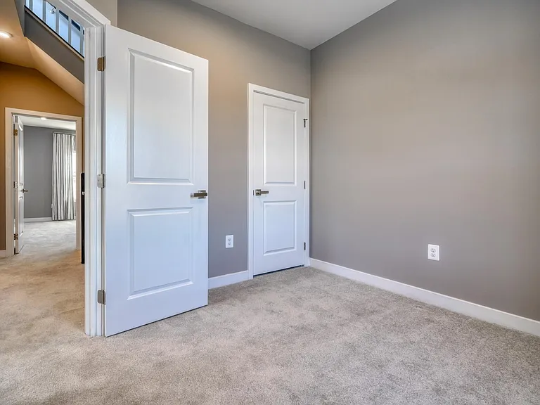 6100 Northwest Dr #1 — Photo 37