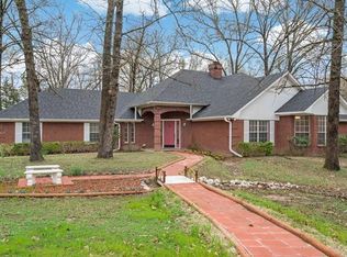 300 Red Oak Ln, Powderly, TX 75473