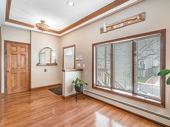 3rd image of 235 Wiman Ave