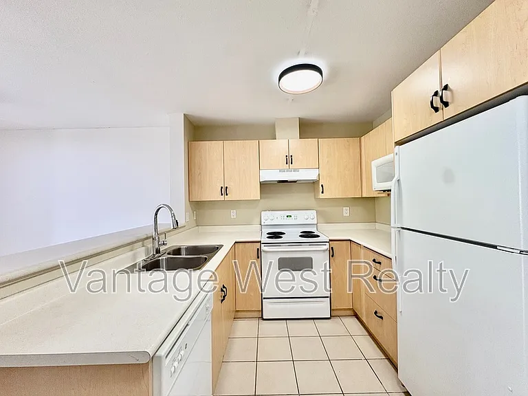 555 Yates Rd #410 — Photo 5