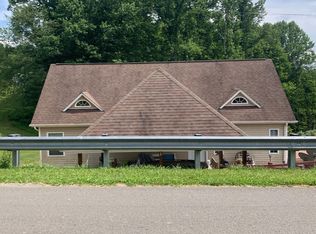 512 Cowpath Rd, Clintwood, VA 24256