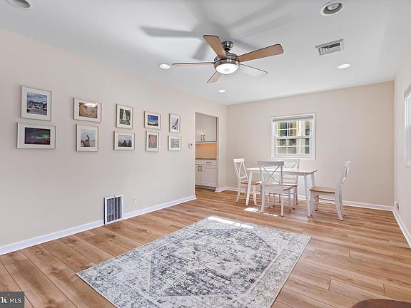 4th image of 16 Haws Ln