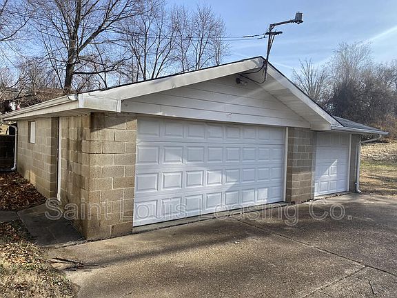 4th image of 2820 Glendale Ave