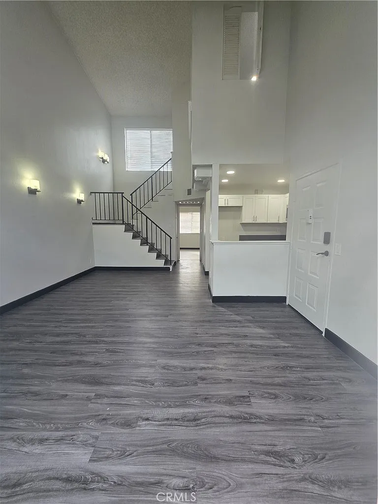 2 bed, 792 sqft, $2,500 — Photo 4