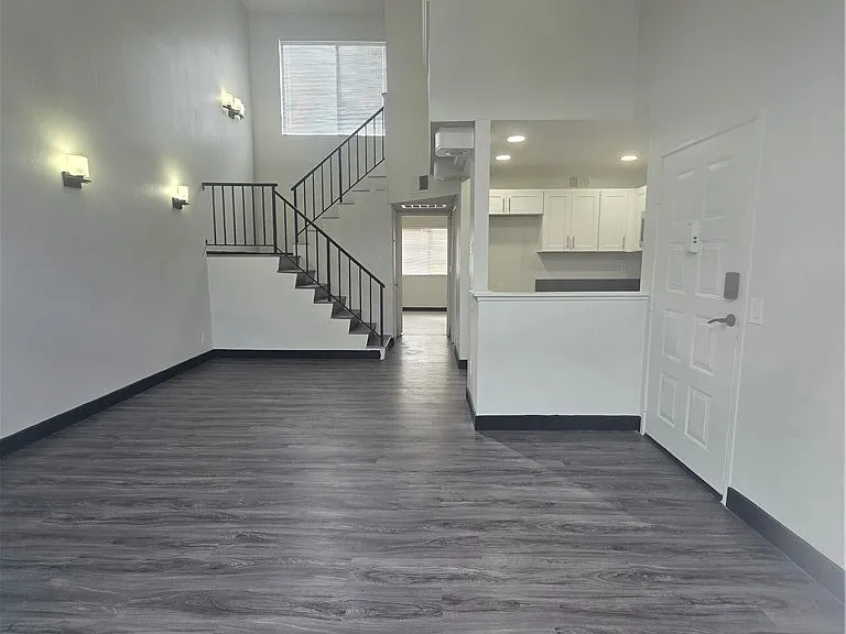 11150 Glenoaks Blvd #104 — Photo 4