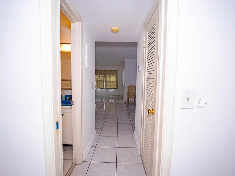 3240 Ridge Hill Rd #C — Photo 6