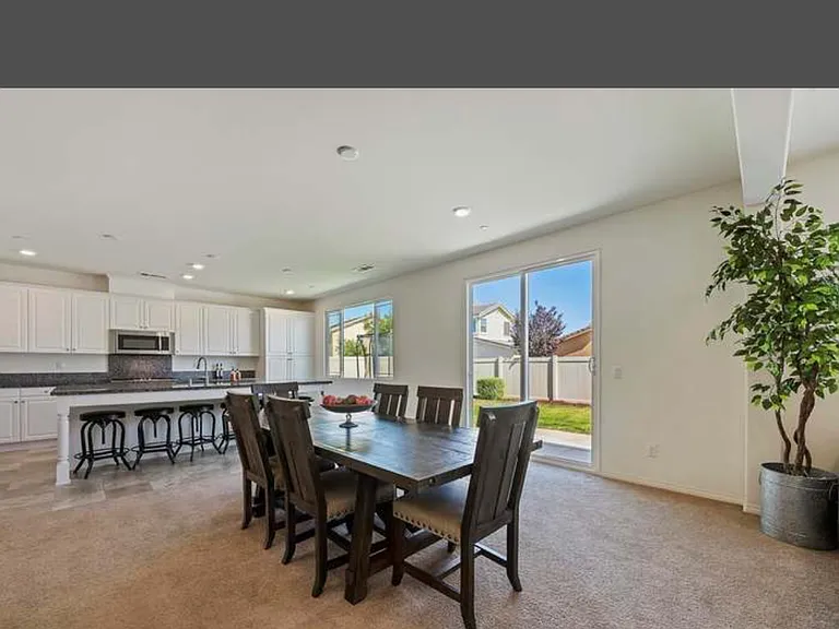 30184 Sutton Ct — Photo 5