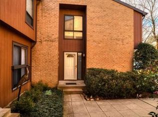 9057 Blarney Stone Dr, Springfield, VA 22152