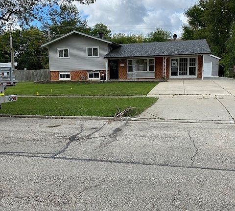 4th image of 600 Woodlawn St