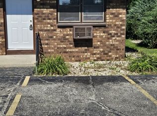 1002 Quail Dr APT 12, Morris, IL 60450