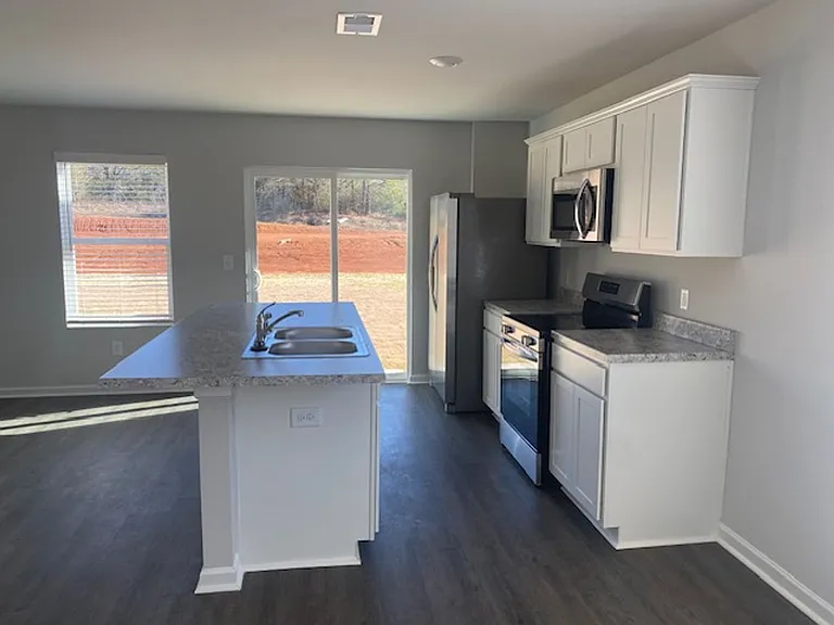 110 Marina Dr — Photo 4