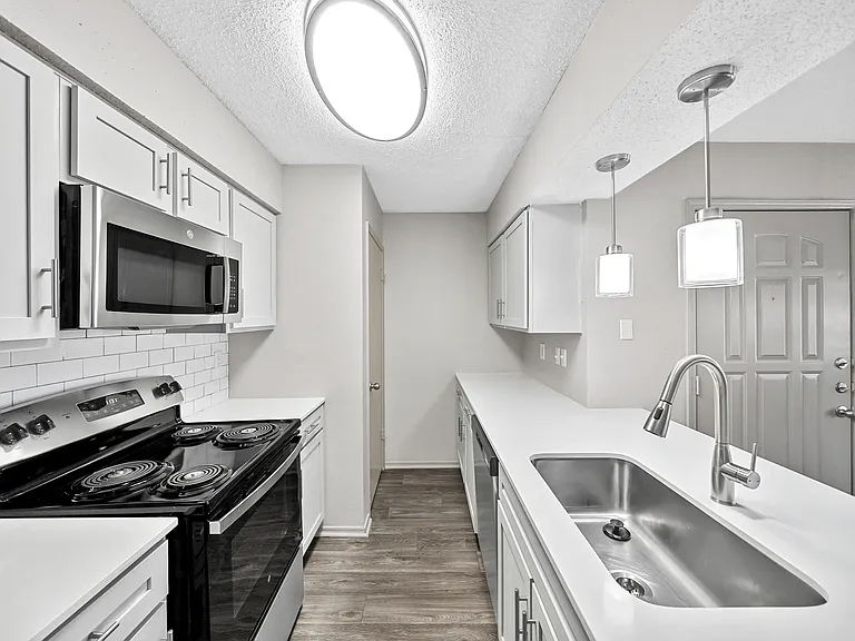 Trinity Apartments — Photo 3