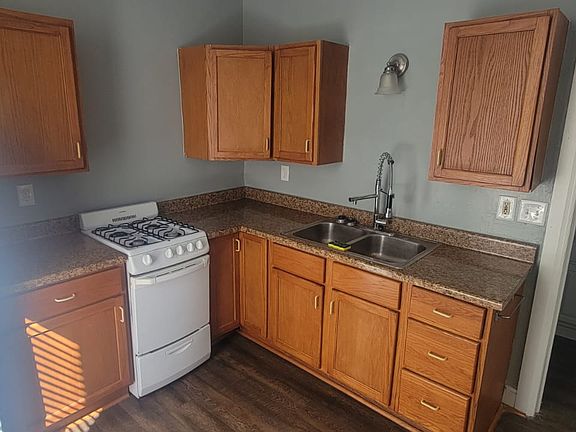 3rd image of 151 W School St #B