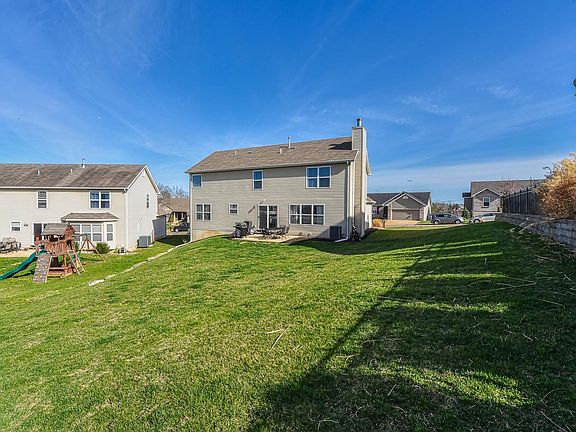 4th image of 712 Berrywine Ln