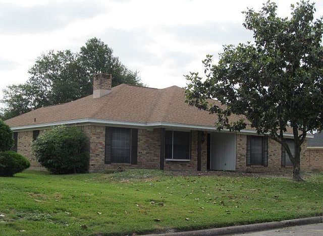 1st image of 980 Shakespeare Dr