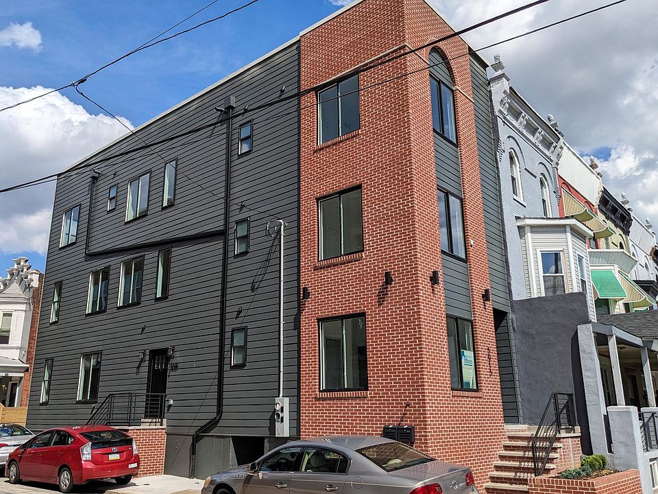 1st image of 3015 W Oxford St #1