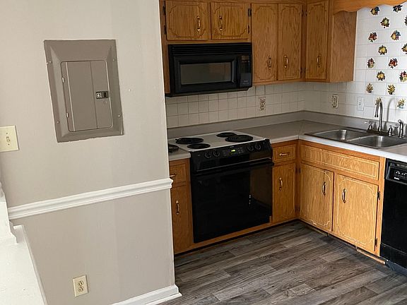 4th image of 382 Jack Miller Blvd APT A