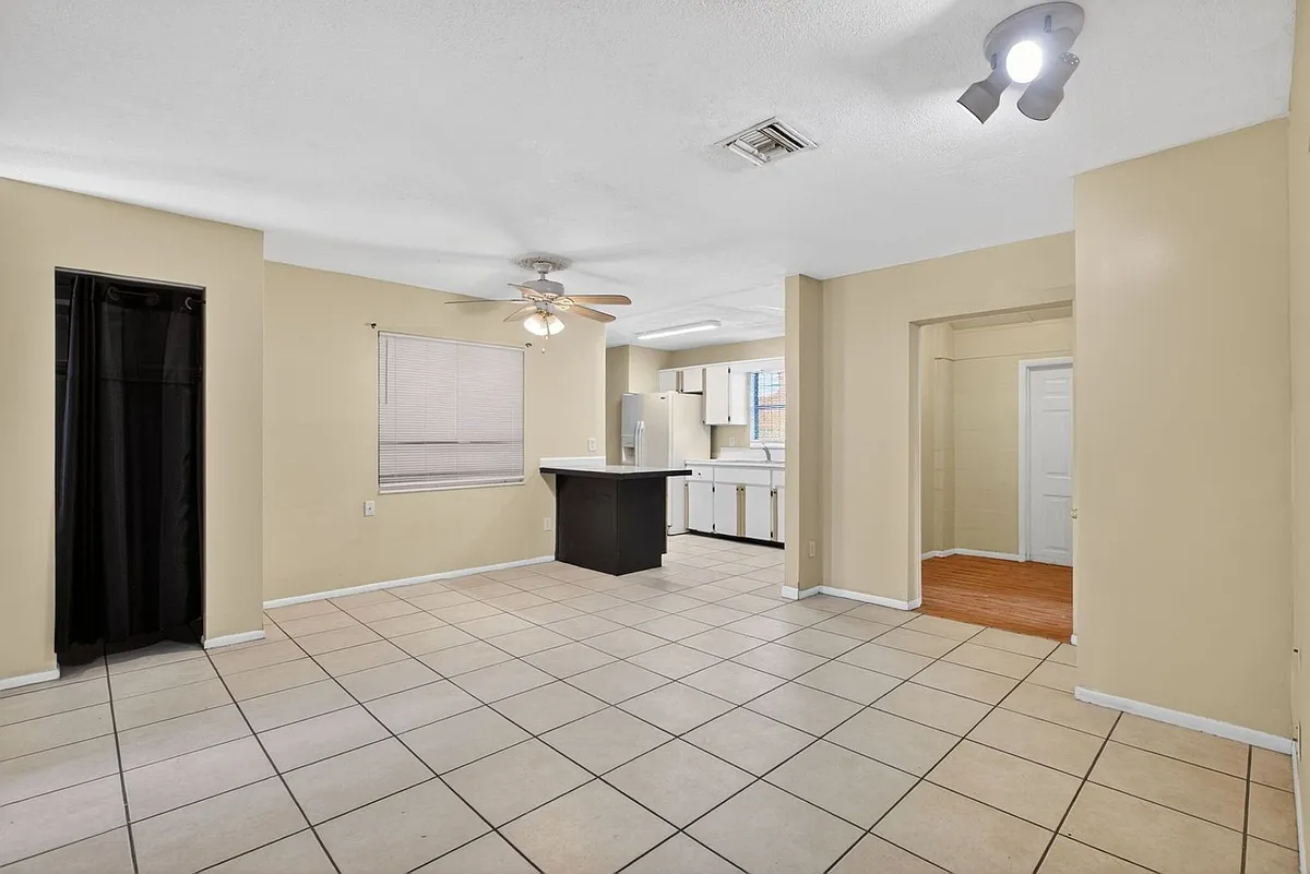 Building Photo - 4487 Wheatley St
