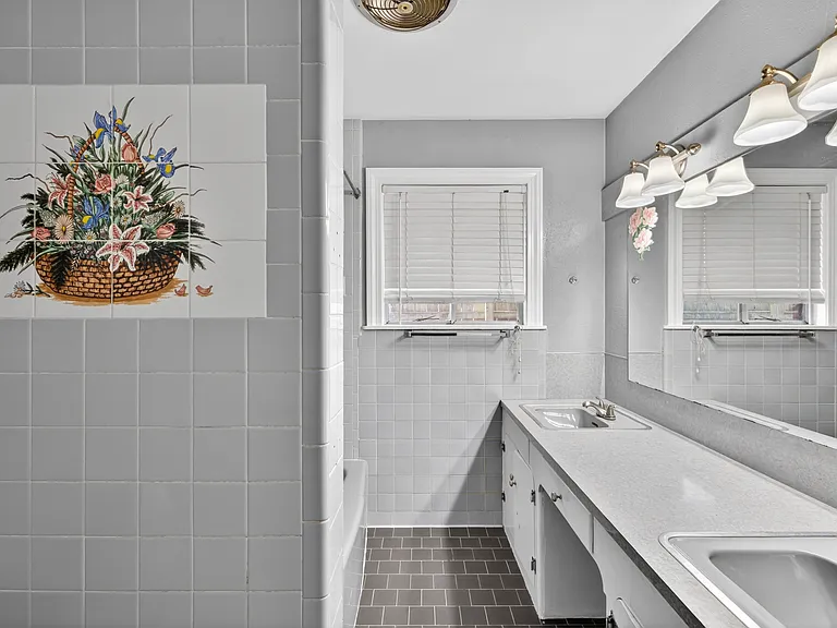 1911 Bermuda St — Photo 16