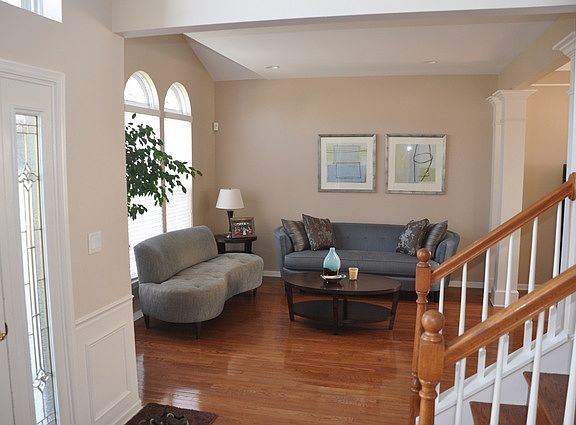 2nd image of 112 Rosewood Dr