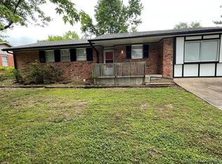 311 Dogwood Dr, Tahlequah, OK 74464